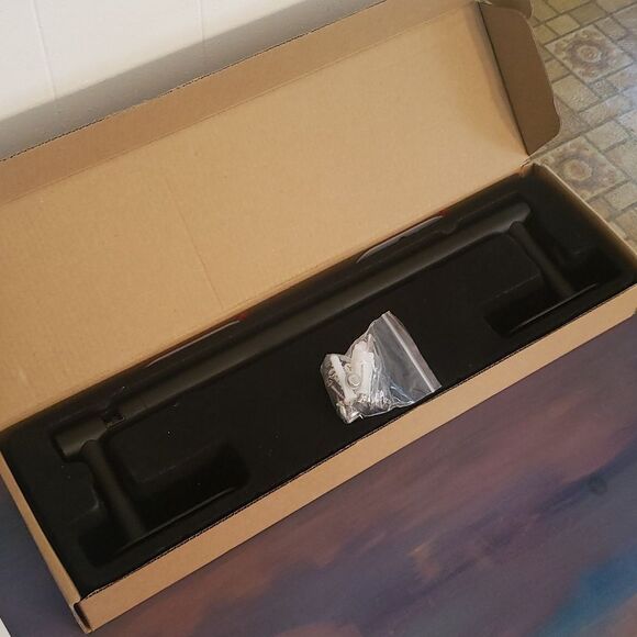 New in Box Black Brushed Metal 14.5" Towel Bar - Picture 5 of 6